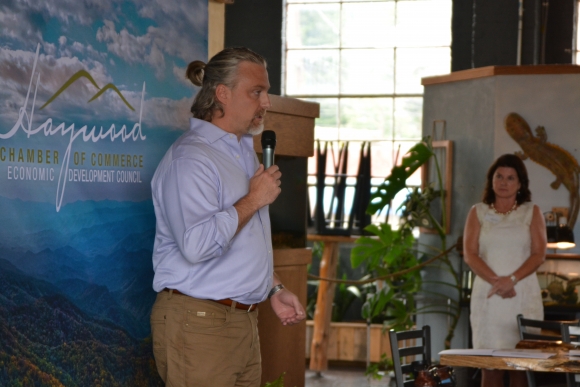 Abundant Labs CEO Chip Miller (left) and Haywood Chamber President CeCe Hipps announce Miller’s new endeavor in Canton. 