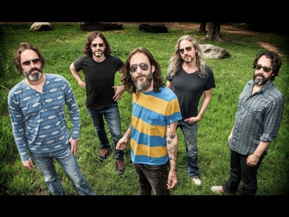 Behold the Seer: Chris Robinson Brotherhood roll on