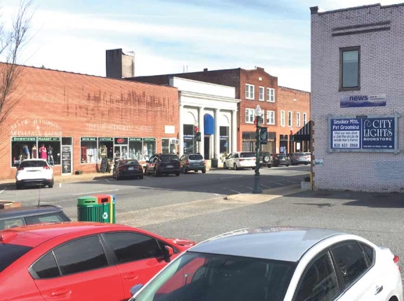 Owned by the Sylva First Baptist Church on the other side of Landis Street, the parking lot offers easy access to the downtown area. Lilly Knoepp photo