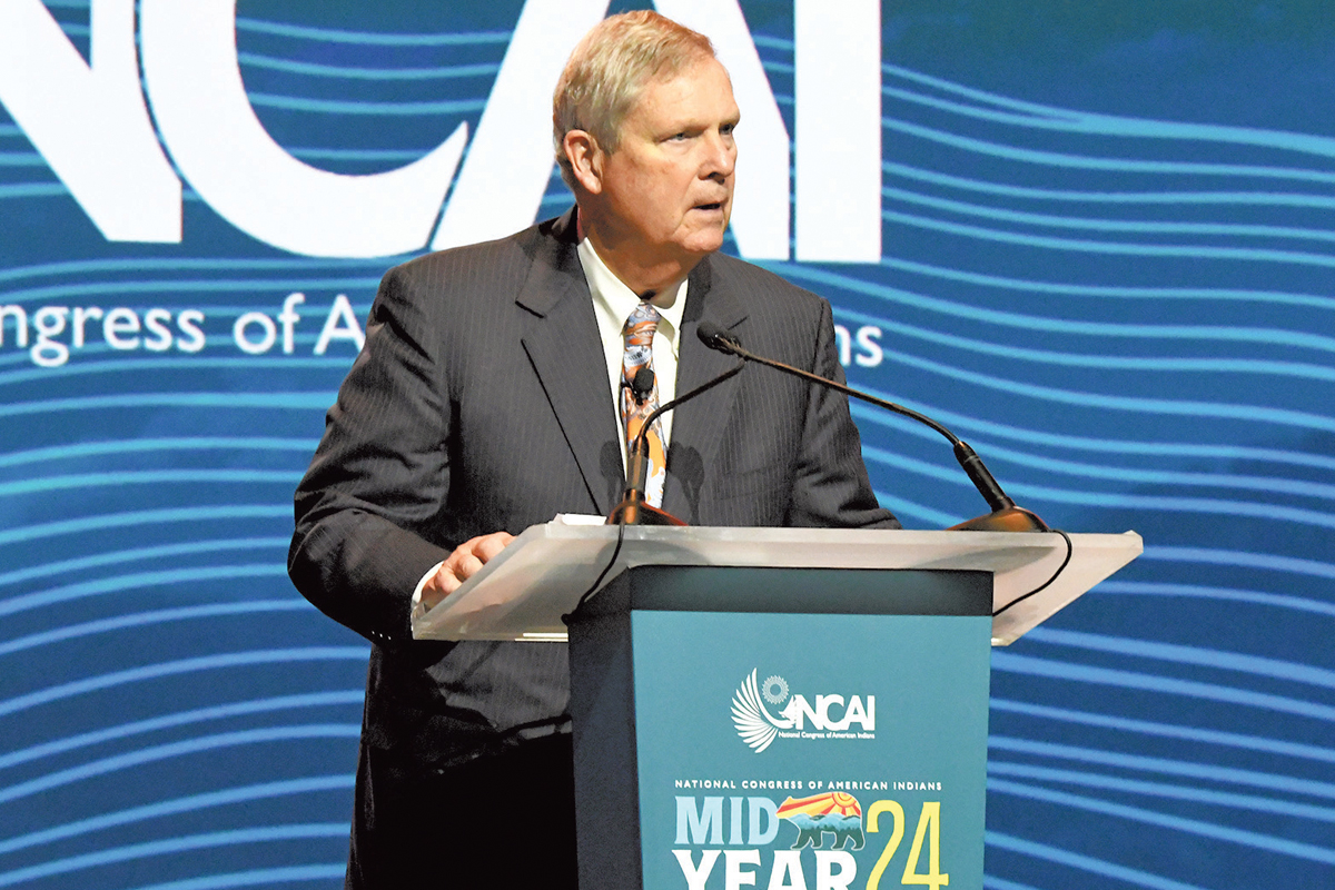 Vilsack offered remarks to a large crowd of NCAI members at Harrah’s Cherokee Casino’s exhibition center. NCAI photo