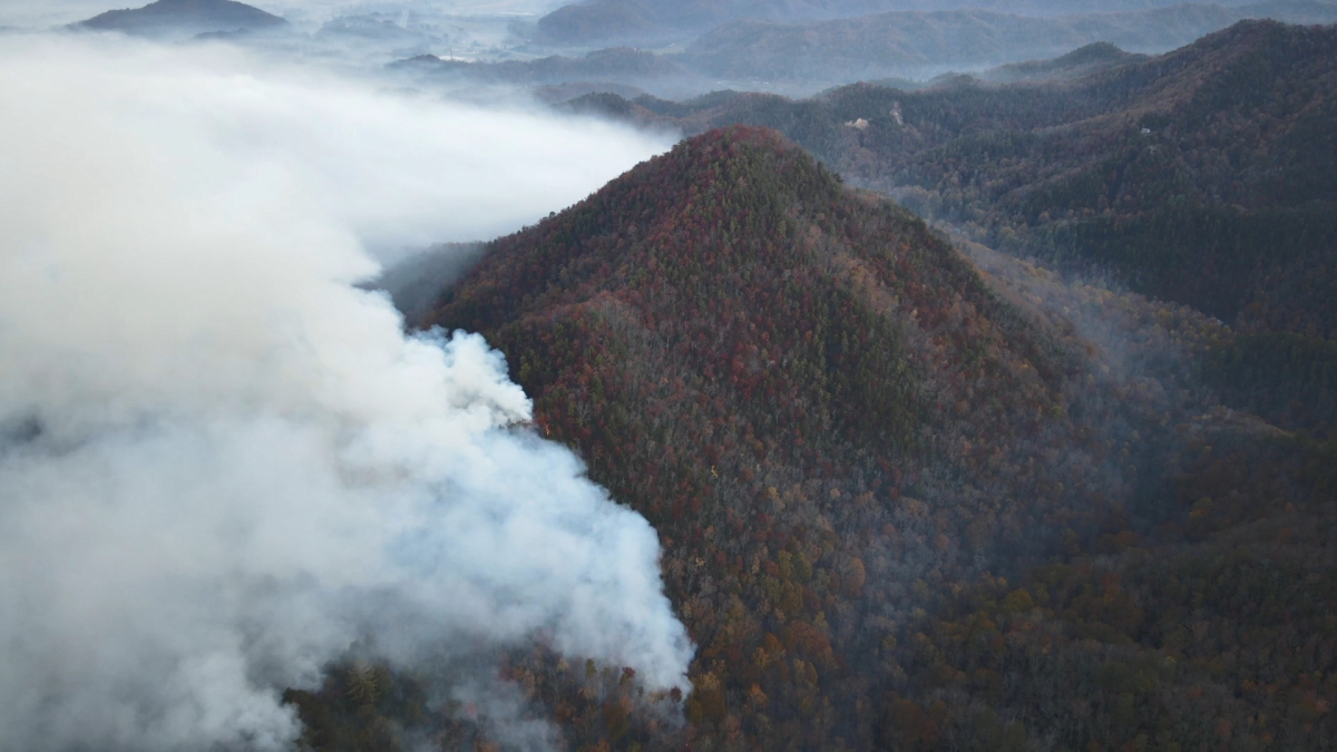 Smoke fills the valleys surrounding the Collett Ridge Fire. USFS photo