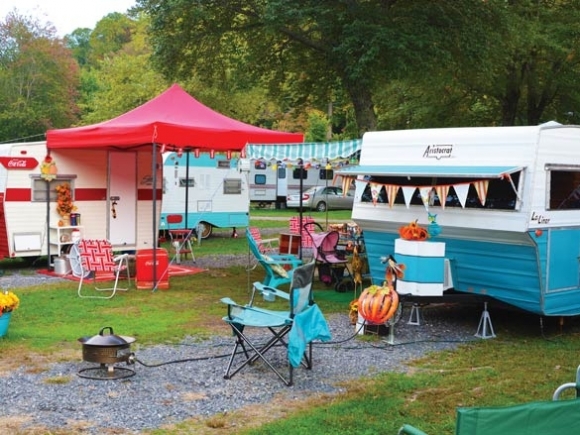 Vintage trailers take to Maggie Valley