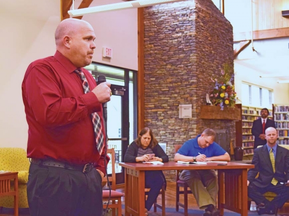 Eric Giles, Democratic candidate for Macon County Sheriff, speaks at a candidate forum April 26 at the Franklin Library. 