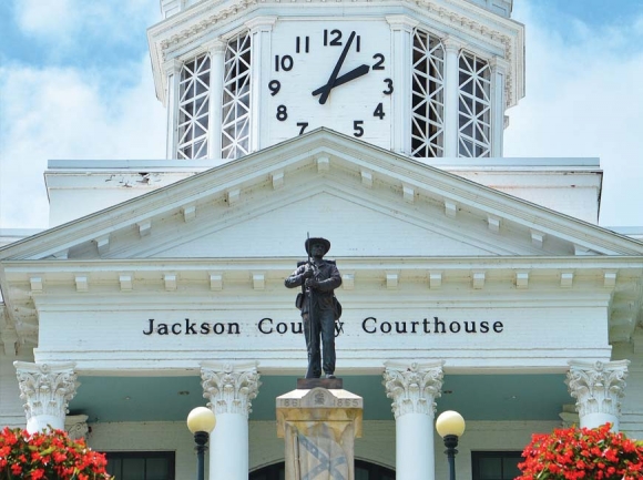 Jackson commissioners shelve task force, discuss statue’s fate