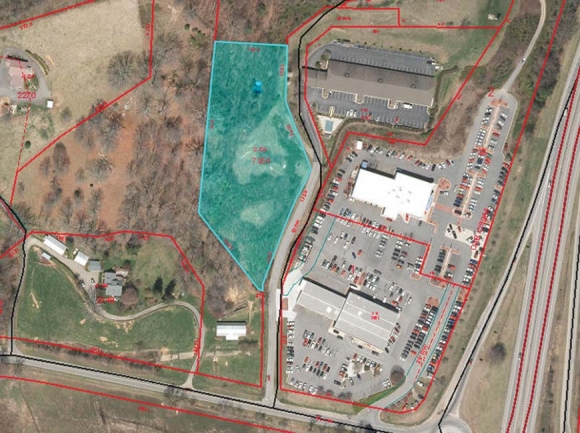Haywood County and the Town of Waynesville are incentivizing a “flagship brand” hotel just west of the Great Smoky Mountains Expressway and north of Hyatt Creek Road. Haywood GIS photo