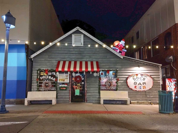 Doc’s Bar, Tybee Island. (photo: Garret K. Woodward)