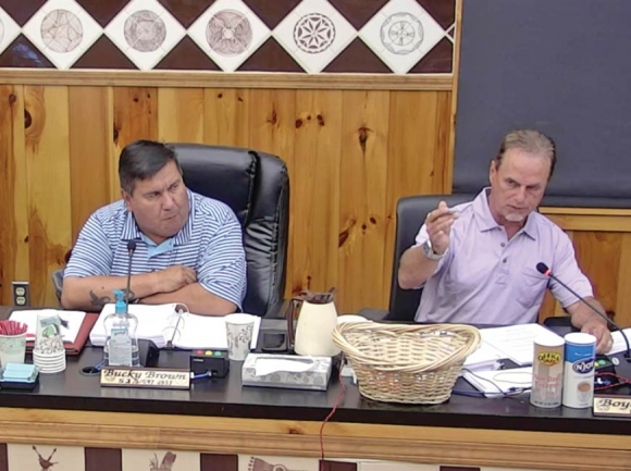 Councilmember Boyd Owl, of Birdtown, (right) gives his opinion on the proposed legislation. EBCI image