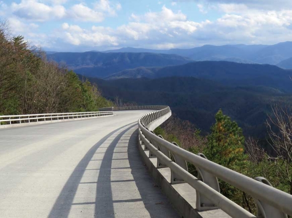 The Foothills Parkway provides views of the Great Smoky Mountains region. NPS photo
