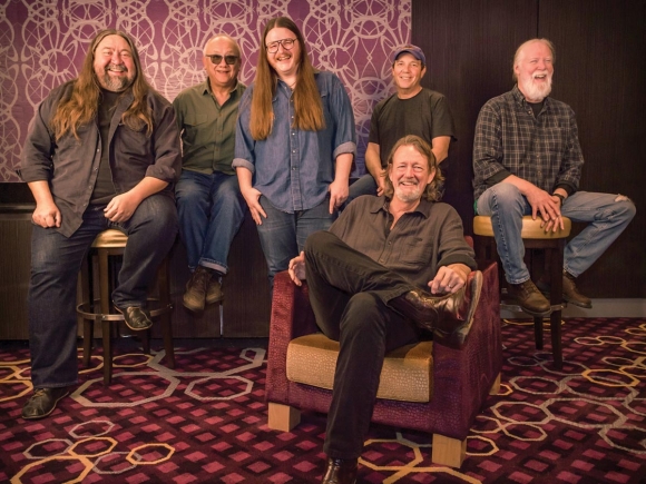 Widespread Panic. Bassist Dave Schools is far left. (photo: Joshua Timmermans). 