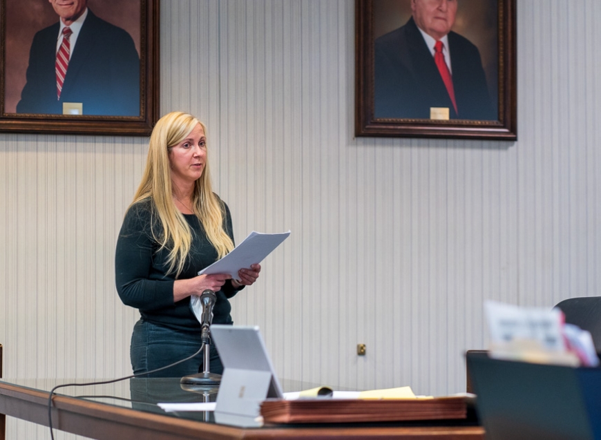 Cheryl Moss apologizes Thursday in Jackson County Superior Court to her former law-firm colleagues.