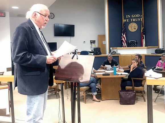 Bryson City resident Joe Hayes speaks in opposition to the town relinquishing its right of way on Fry Street. Jessi Stone photo