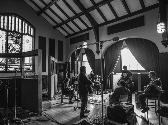Greensky Bluegrass in the studio at Echo Mountain. (photo: Lindsay Mosier) 