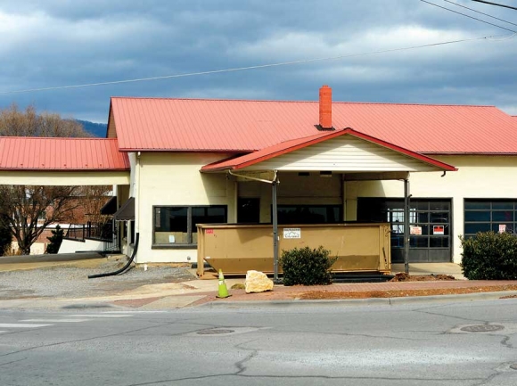 A long-vacant former service station will see new life this spring. Cory Vaillancourt photo