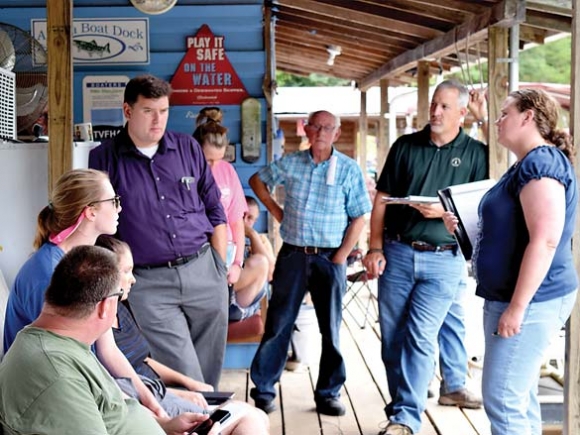 TVA meets with Alarka houseboat owners