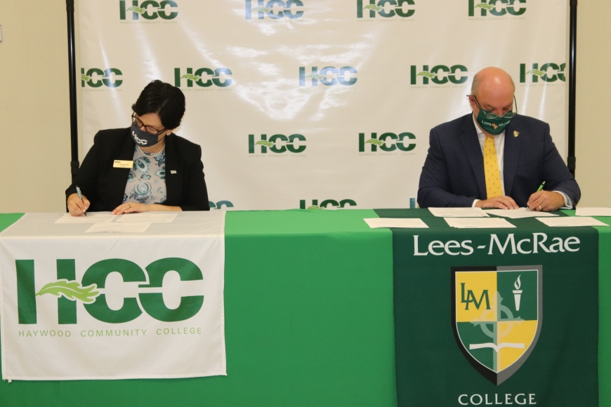 Haywood Community College (HCC) and Lees McRae College (LMC) recently signed a Memorandum of Understanding to establish a Guaranteed Admission Program for all HCC students who meet certain academic requirements to transfer and complete a Bachelor’s degree at LMC. Pictured left to right is HCC President Dr. Shelley White and LMC President Dr. H. Lee King.