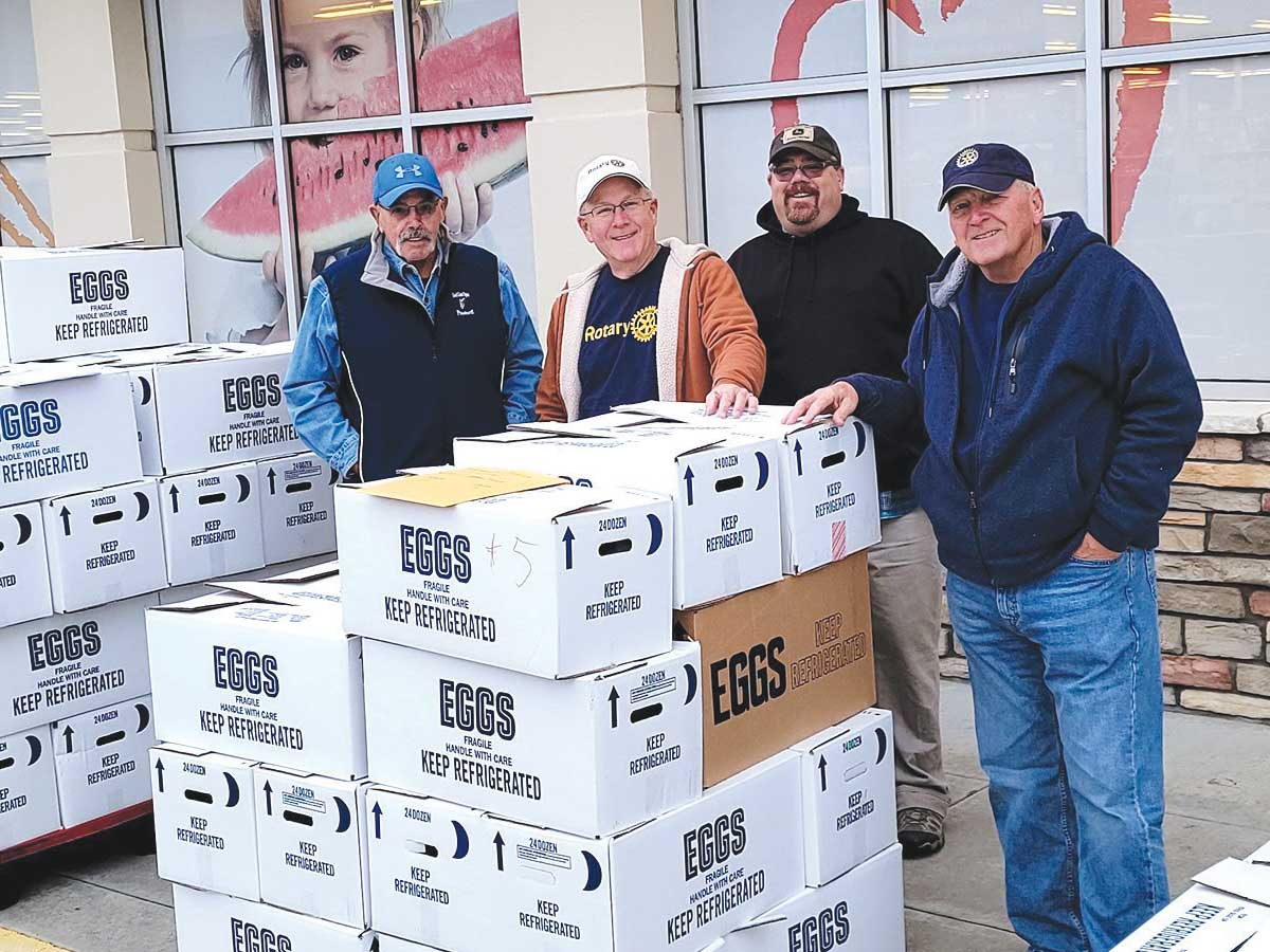 Haywood Rotary Clubs deliver Christmas boxes