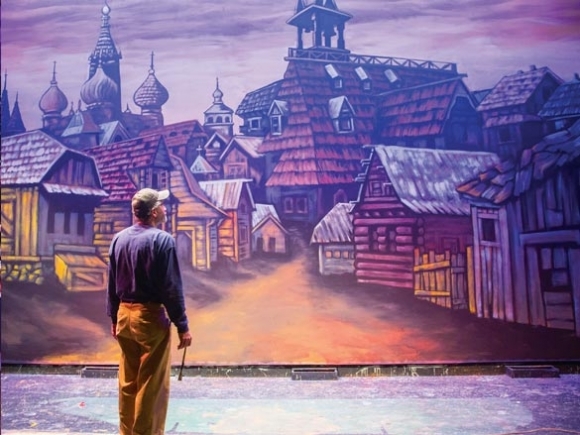 HART’s traveling backdrops wow theaters far and wide
