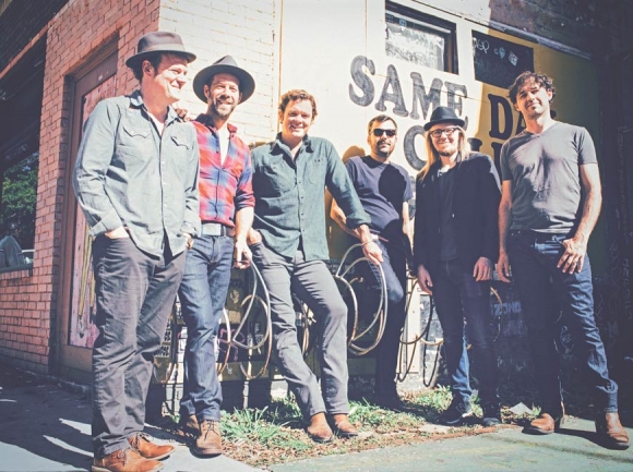 Steep Canyon Rangers. (photo: Sandlin Gaither)