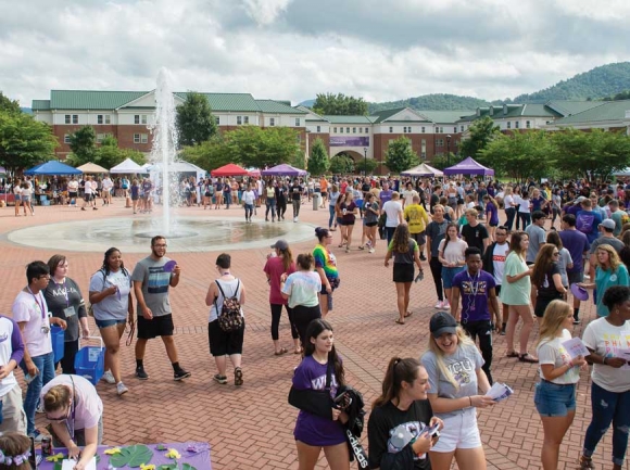 WCU students flood the center of campus after returning from summer break. WCU photo