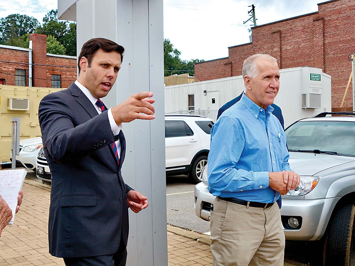 Canton Mayor Zeb Smathers (left) talks with  Sen. Thom Tillis in Canton on Sept. 16. Cory Vaillancourt photo